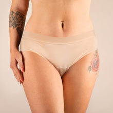 Charger l'image dans la galerie, culotte menstruelle léa beige face